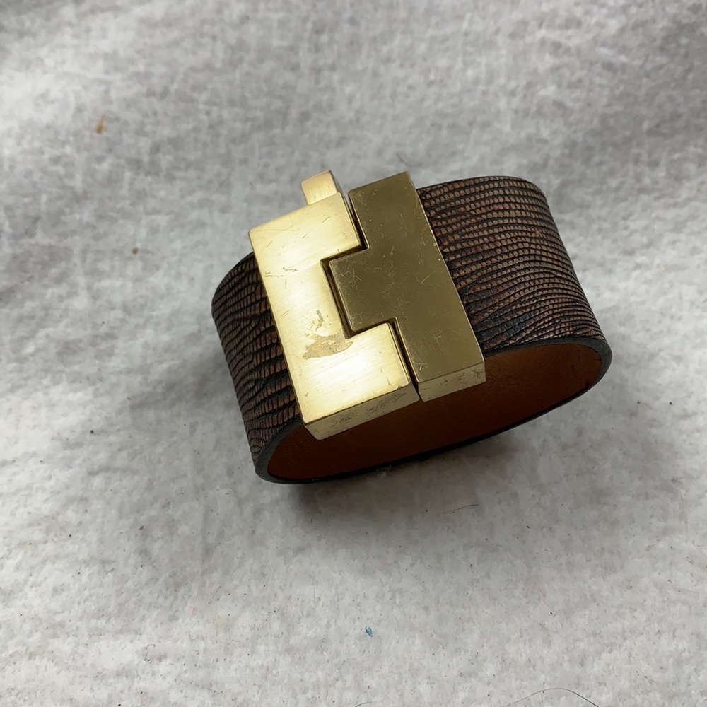 leighelena‎ Wide Cognac lizard jigsaw cuff - Picture 2 of 9